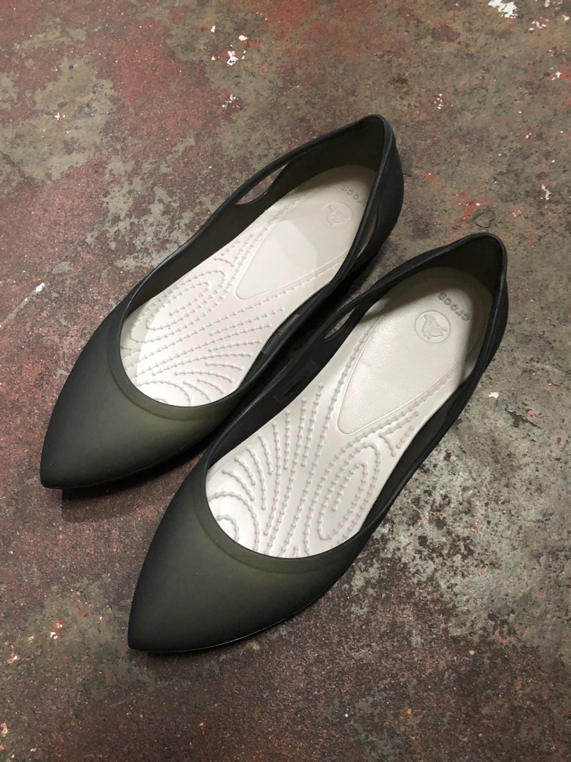 Crocs rio sales flat black