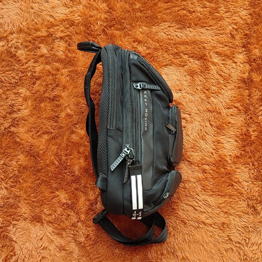 Cross body bag, Men's Fashion, Men's Bags & Wallets, Others on Carousell