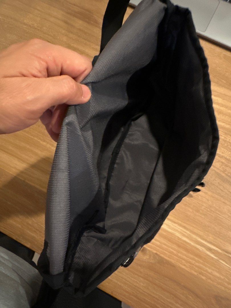 Crumpler Stringer Messenger Bag, Men's Fashion, Bags, Sling Bags on