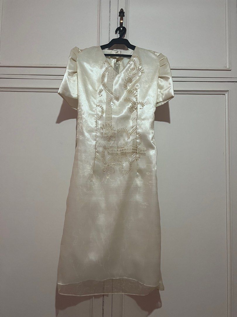 Elegant Filipiniana (Category: Dresses) located in Taguig. Submitted by 5erap (Listing ID 1202393233, Image 1). Description: Original price was 3,750 Brand new Price is still negotiable Size large but can fit s to medium.