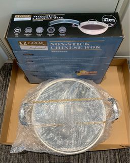 全新EZ COOK PROFESSIONAL三層鋼易潔蜂巢雙耳炒鑊IH 32CM連玻璃蓋及原裝紙盒 (不含超標金屬致癌物質) Savoury Wok with glass lid 32 cm特價平售廚具