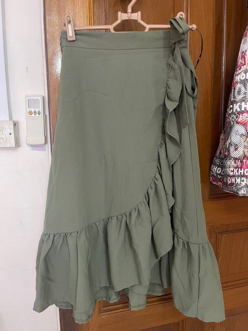 Green midi skirt top xs
