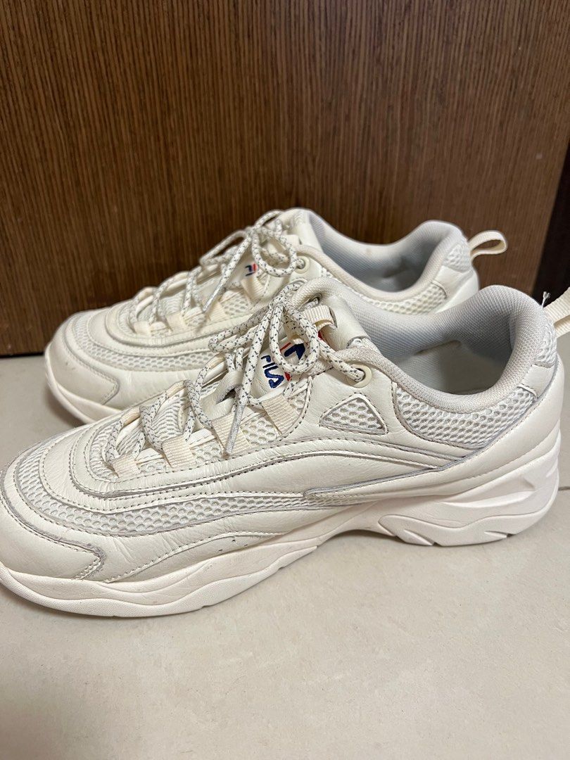 Mens fila new arrivals white sneakers