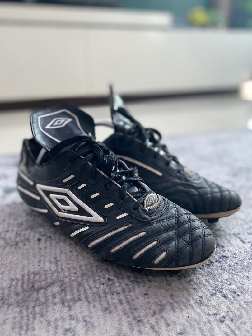 umbro football shoes