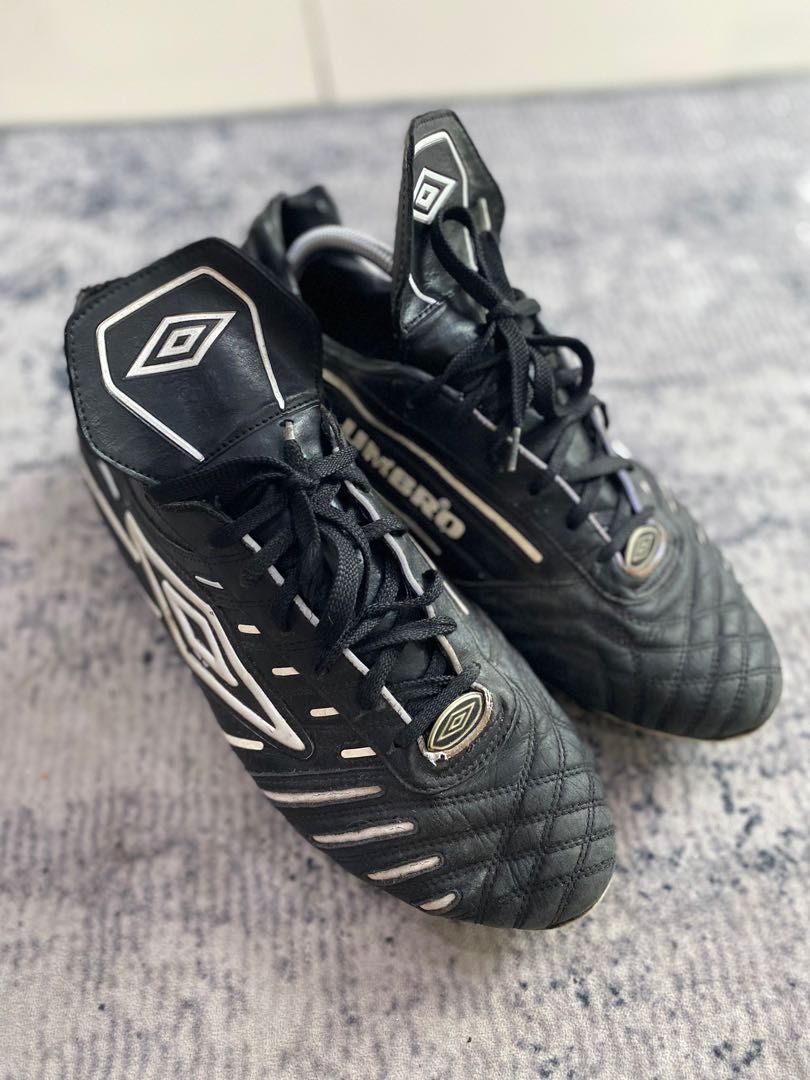 umbro football shoes