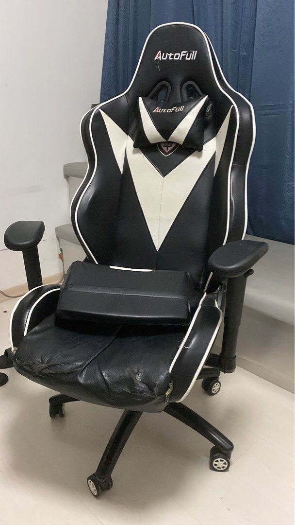 Gaming chair for sale (heavily used), Furniture & Home Living