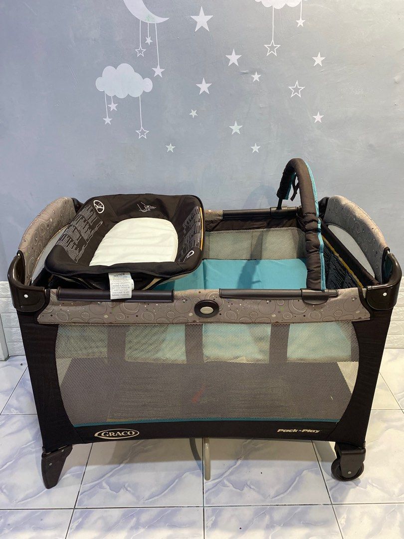 Graco Pack n Play Crib with Reversible Napper Changer, Babies & Kids
