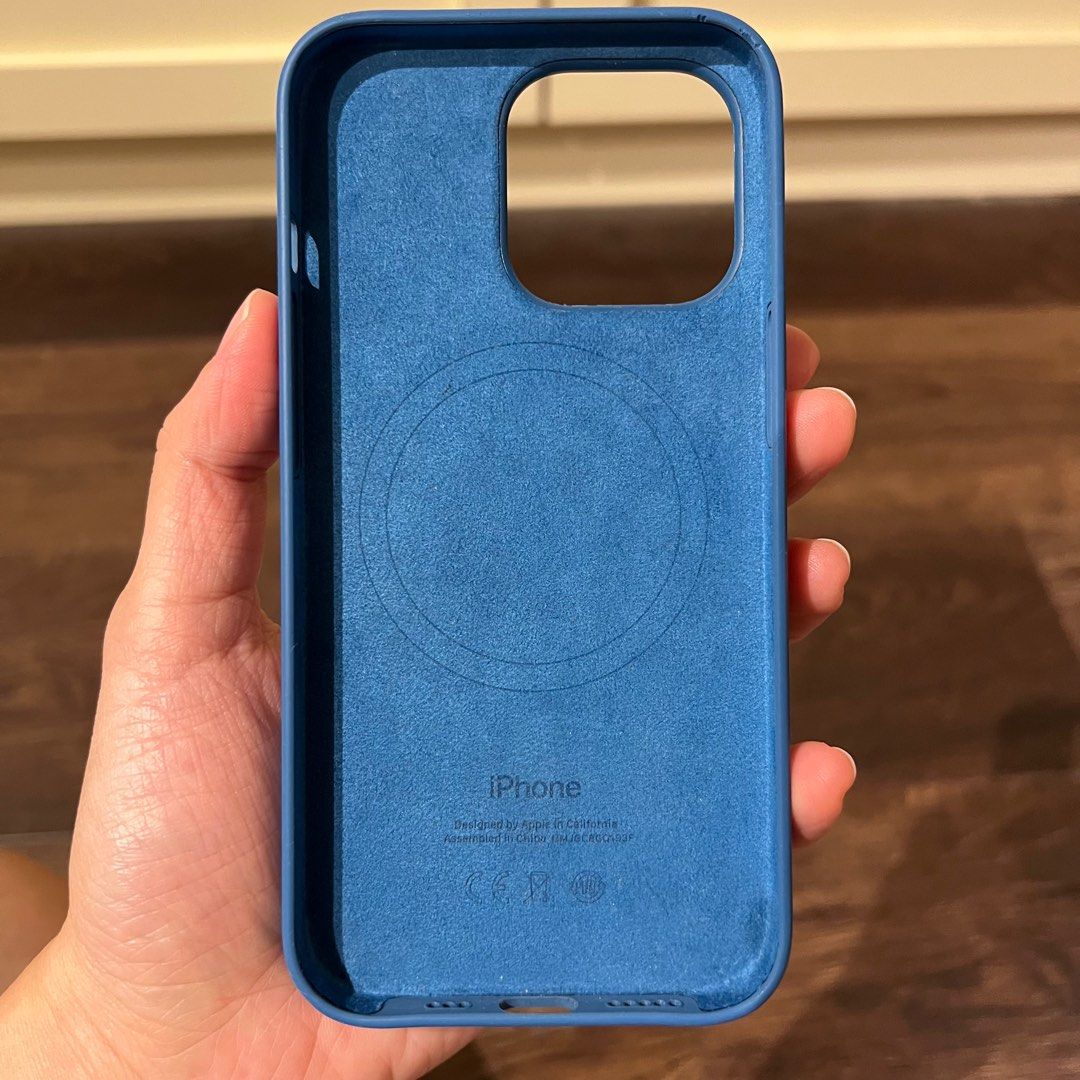 iPhone 13 Pro Silicone Case with MagSafe - Abyss Blue - Apple