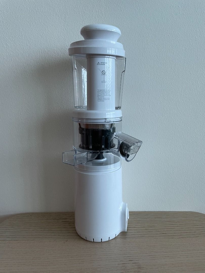 IUIGA Mini Juice Extractor, Furniture & Home Living, Kitchenware