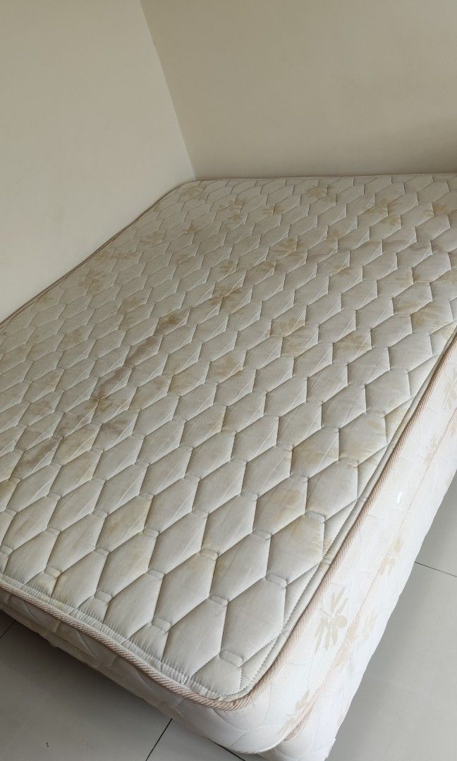 King Koil Queen Set, Furniture & Home Living, Furniture, Bed Frames