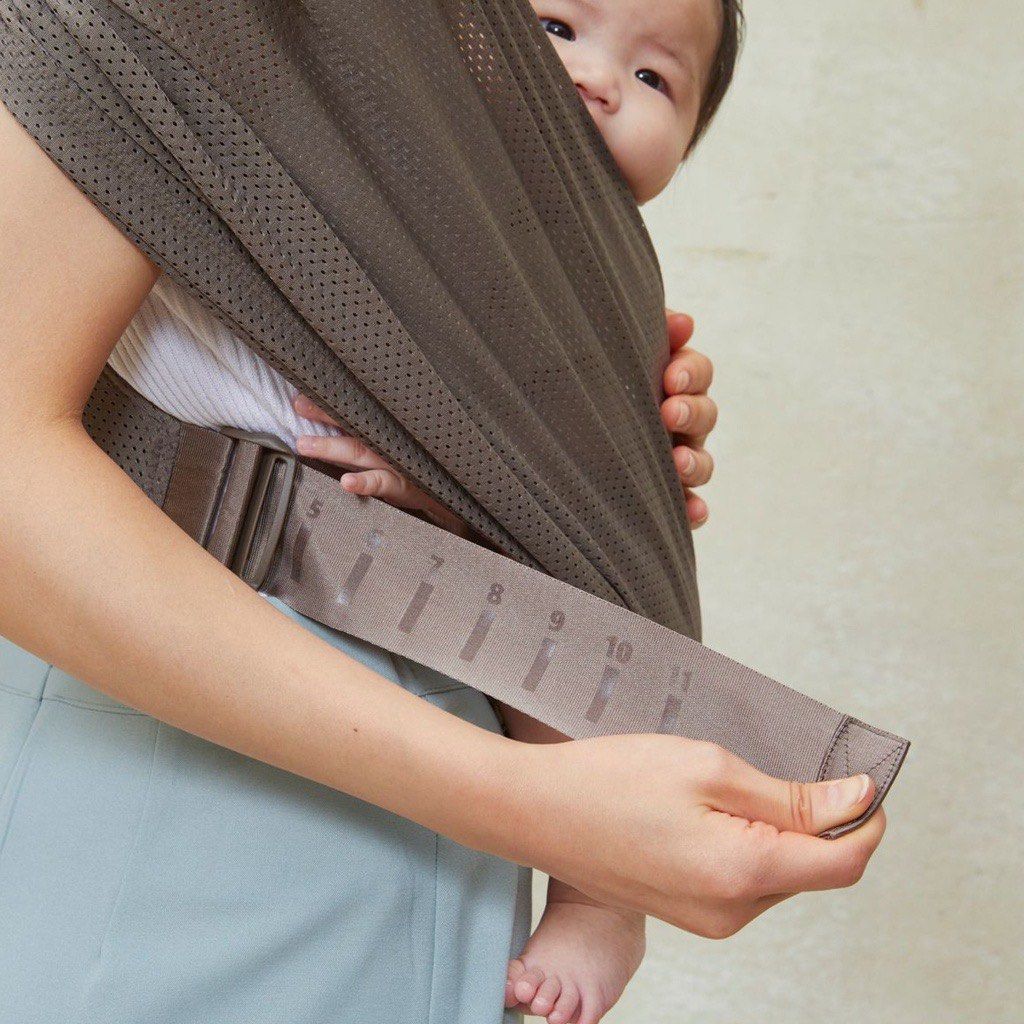 Konny Baby Carrier FLEX SUMMER in Mocha, Babies & Kids, Going Out