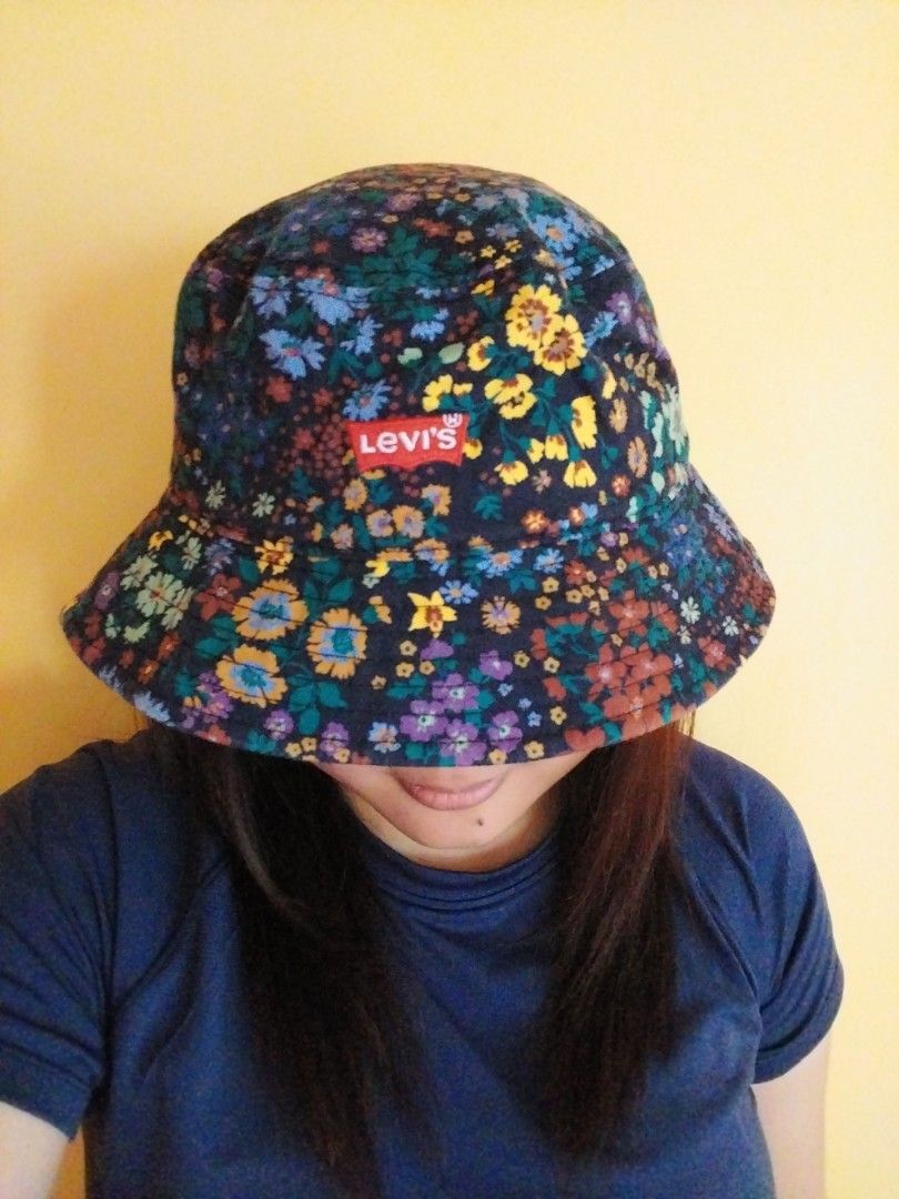 Levi Strauss & Co Flower Bucket Hat Size M, Women's Fashion, Watches &  Accessories, Hats & Beanies on Carousell