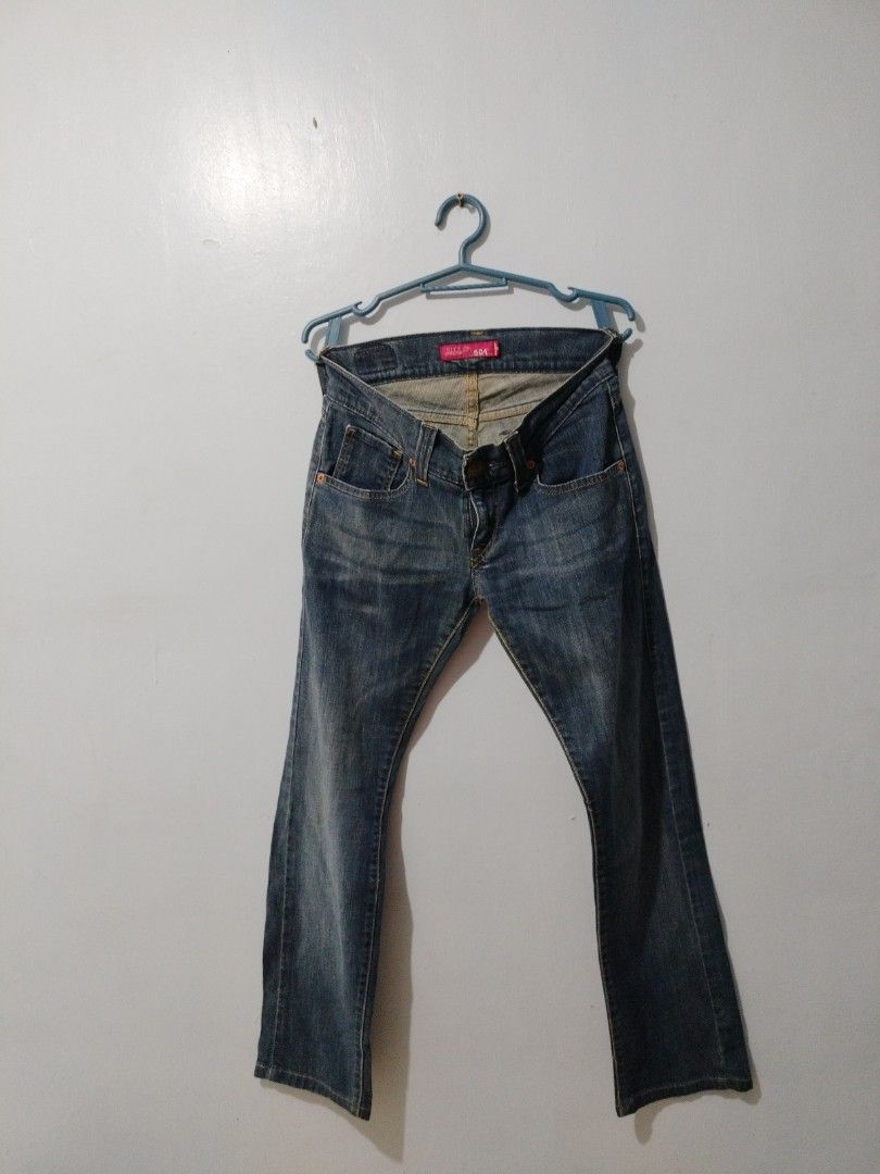 Levis 504 slouch straight Womens, Luxury, Apparel on Carousell