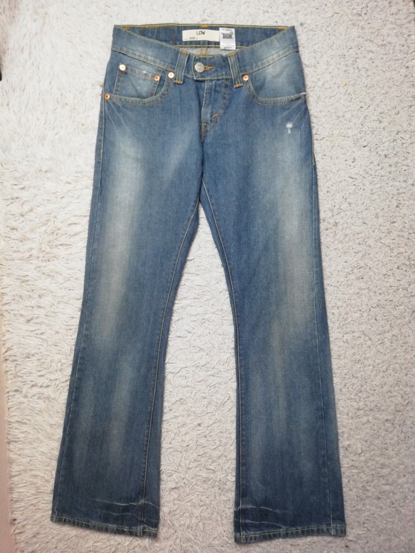 Levi low flare 542 jeans hotsell