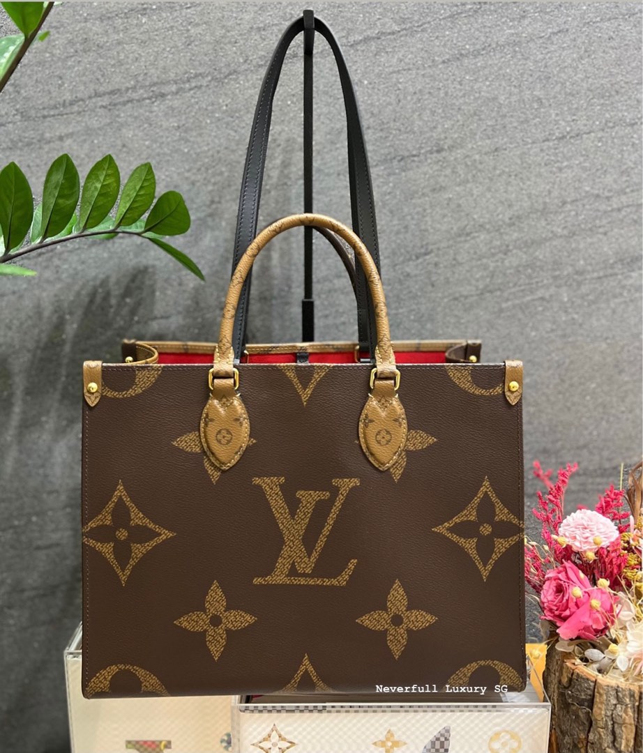 Like New LV Louis Vuitton Fold Me Pouch Monogram Canvas GHW(Cash S$1,450)