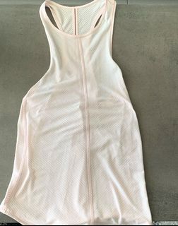 Lululemon baby pink tank top CAN Size 4 (Australia 8 / small)