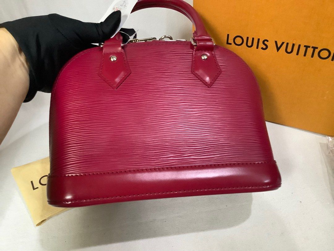 Luxentic Bagz - LV alma BB in epi leather, preloved excellent condition,  comes with dust bag, strap, padlock and key only, price RM3xxx 