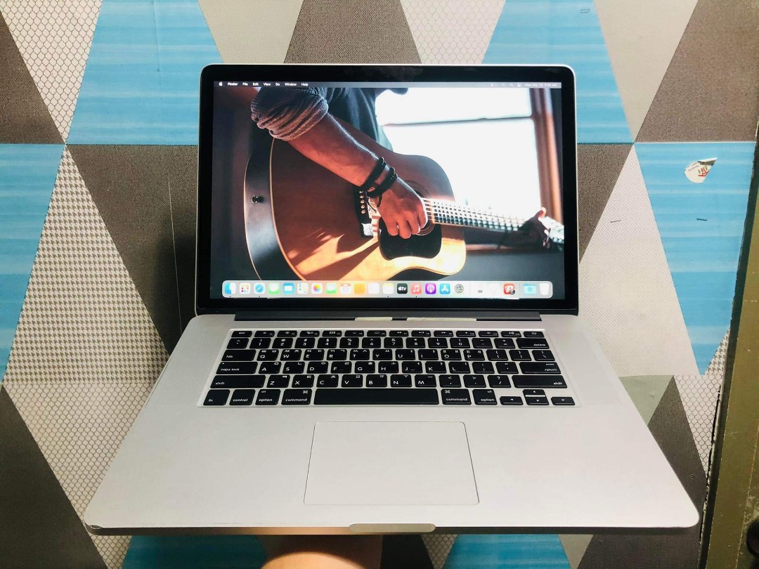 15 Macbook Pro Retina 2015 Amd Radeon R9 M370x Macbook Pro (Retina, 15-inch, Mid 2015) 16 GB 512 SSD Os Big Sur i7 AMD