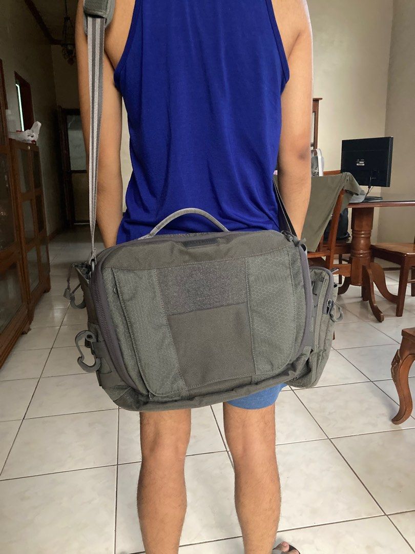 Maxpedition Skyridge Tech Messenger Bag 12.5L (Category: Sling Bags) located in Quezon City. Submitted by bnbpreloved (Listing ID 1202421461, Image 1). Description: Selling this Maxpedition bag with FREE XVP Expandable Bottle Pouch. With dedicated 13.3” laptop compartment. Overall size: 15”L x 7.75”W x 11”H Flaws: Missing pull tab & signs of usage at the mesh area (back portion) Already sold out in Forged website. Original price of full set: arou
