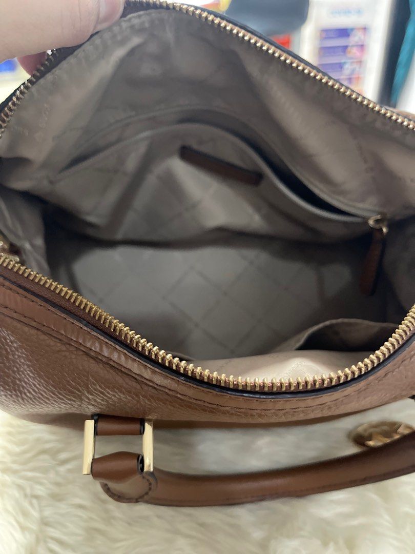 Mk Bedford Large duffle bag satchel, Luxury, Bags & Wallets on Carousell