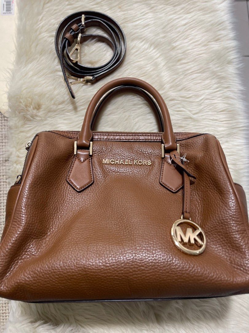 Mk Bedford Large duffle bag satchel, Luxury, Bags & Wallets on Carousell