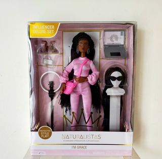 Naturalistas Influencer Deluxe Set. Naturalistas Grace doll (Non Barbie Branded Fashion doll)