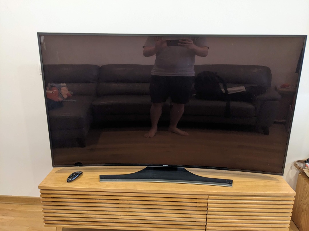 (NEEDS REPAIR) Samsung 65" UA65HU7200K 4K Curved TV, TV & Home