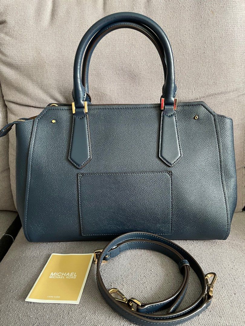 Authentic Michael Kors Hayes Satchel Shoulder Bag, Women's Fashion, Bags &  Wallets, Shoulder Bags on Carousell