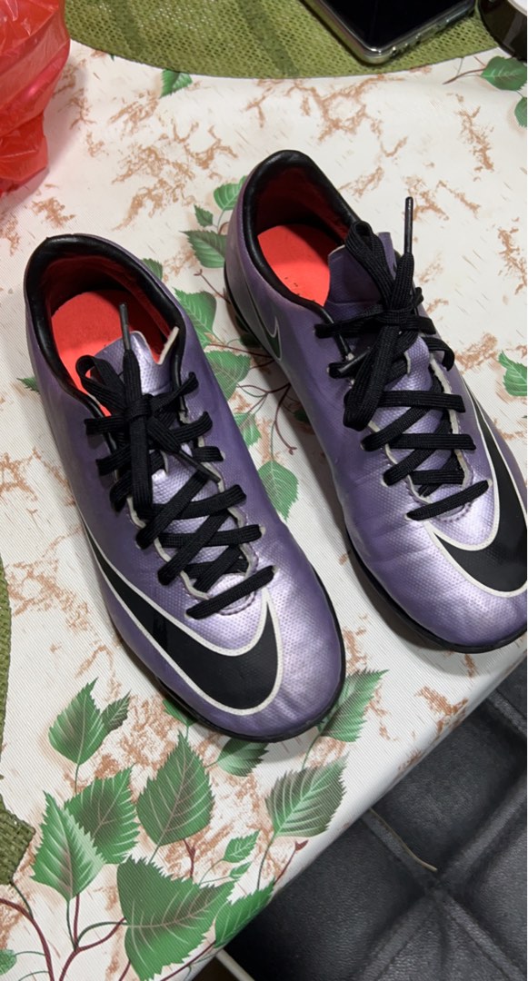 cómo utilizar Mediar humor Nike Mercurial futsal shoes can nego, Sports Equipment, Other Sports  Equipment and Supplies on Carousell