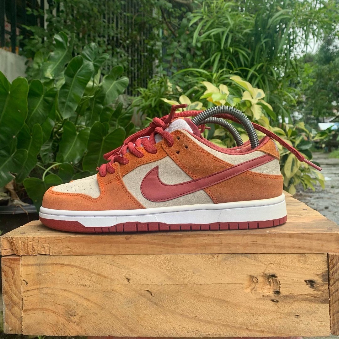 NIKE SB DUNK, Fesyen Pria, Sepatu , Sneakers di Carousell