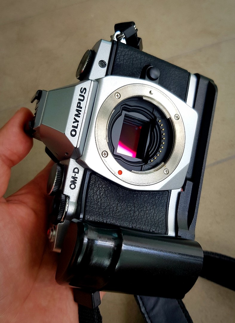 Olympus OMD EM5 mirrorless camera SUPER VALUE!!, Photography, Cameras on Carousell