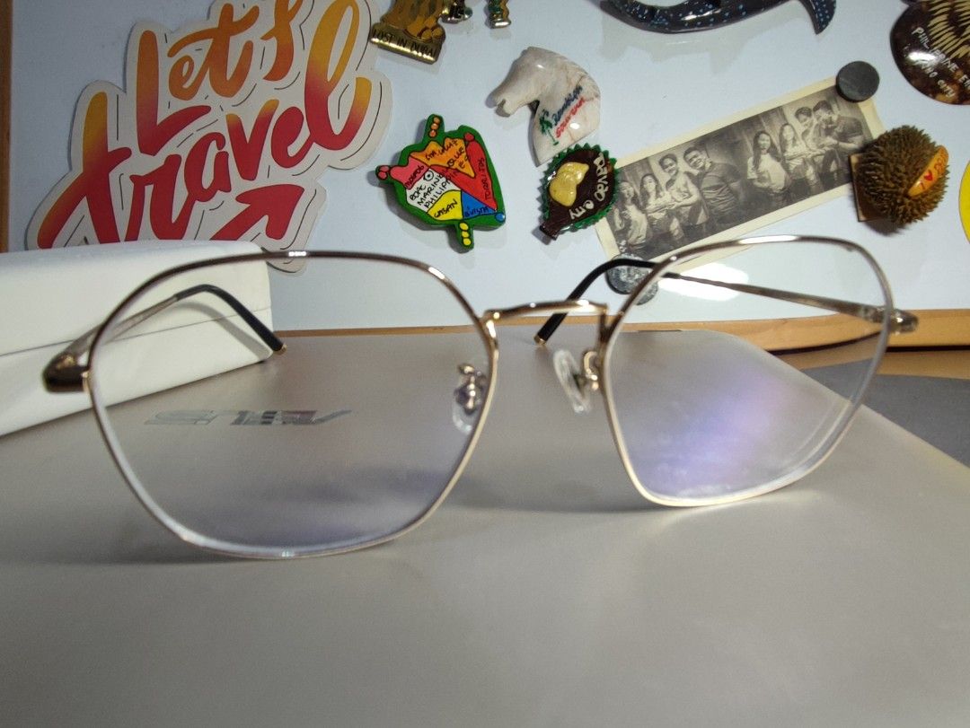 Owndays +Niche NC3009K-OS (Category: Sunglasses & Eyewear) located in Caloocan City. Submitted by shyr_10 (Listing ID 1202411588, Image 1). Description: Owndays Model: +Niche NC3009K-OS Color: Gold Can pass as new, used 3-5x only Original in-store price 4,990 Complete with the original case, receipt, and warranty card NOTE: No lens, I transferred it to my other frame Available unless marked as sold No Shopee checkout.