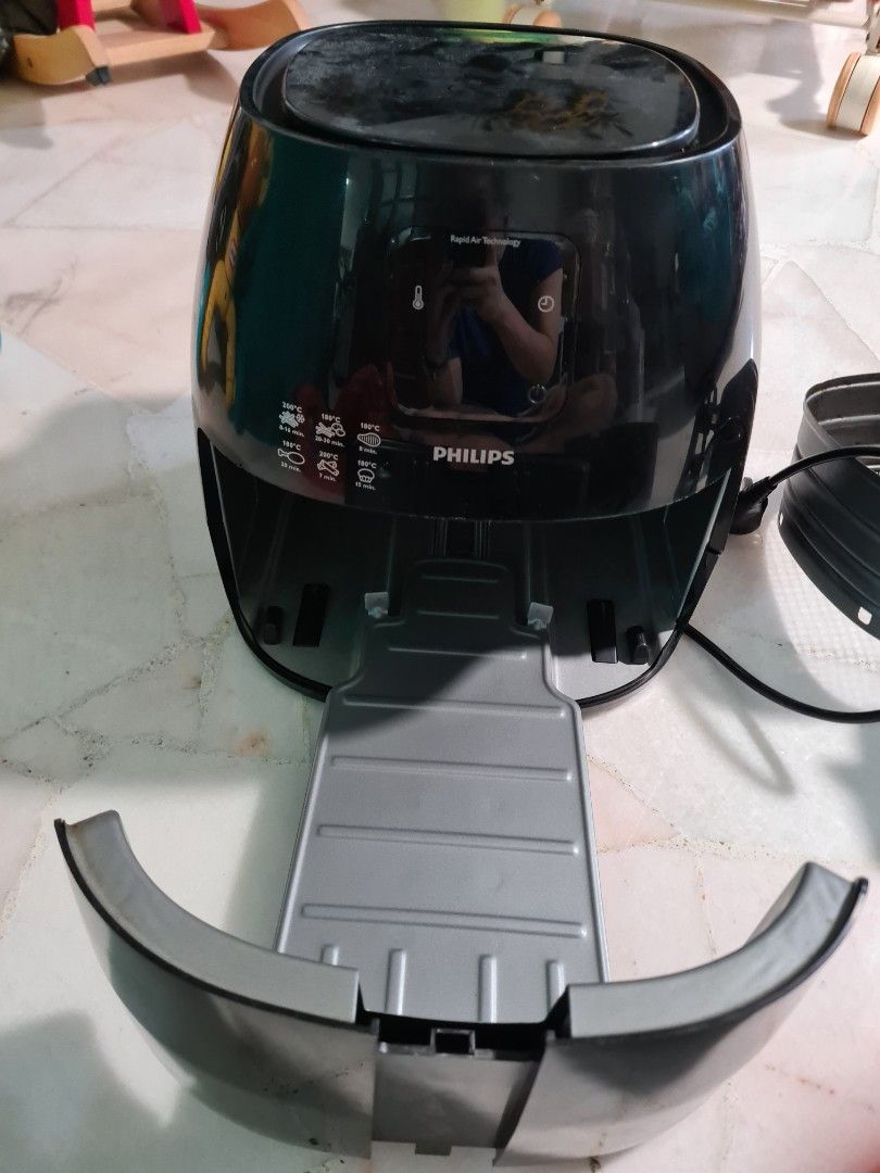 Philips XL Air fryer and parts, TV & Home Appliances, Kitchen