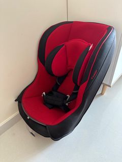Pre-loved Combi baby car seat for sale