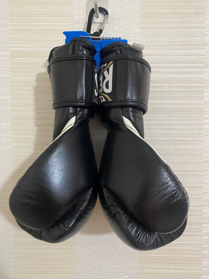 Reyes Boxing Gloves (16oz) preused, Sports Equipment, Other Sports