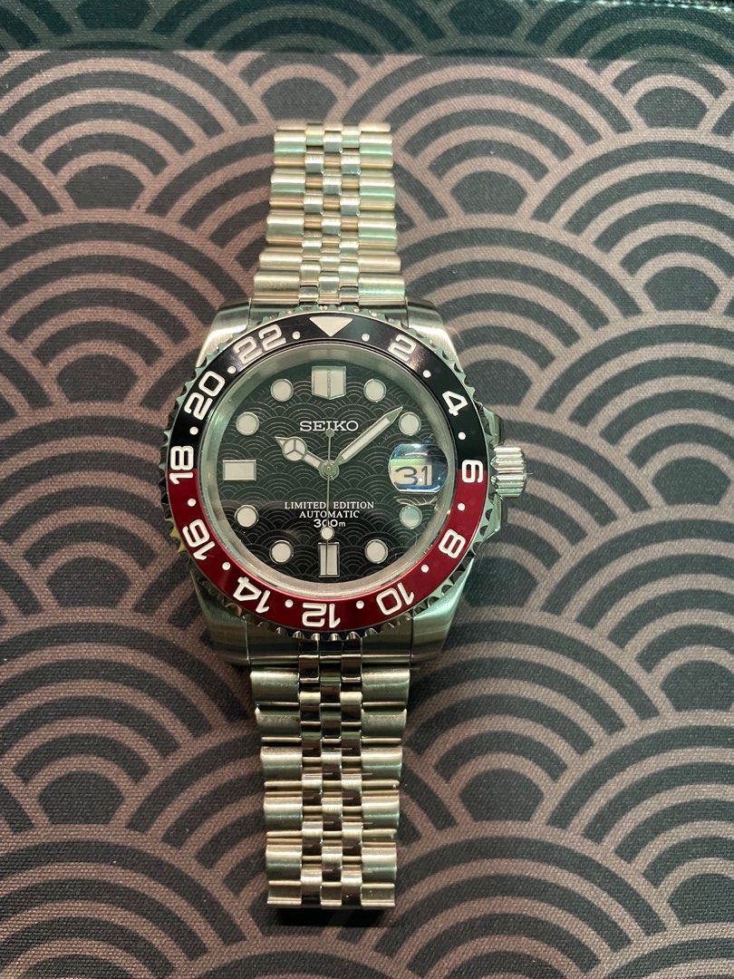 Seiko Custom Mod “GMT Master II Seigaiha Coke” 40mm case, Men's Fashion,  Watches & Accessories, Watches on Carousell
