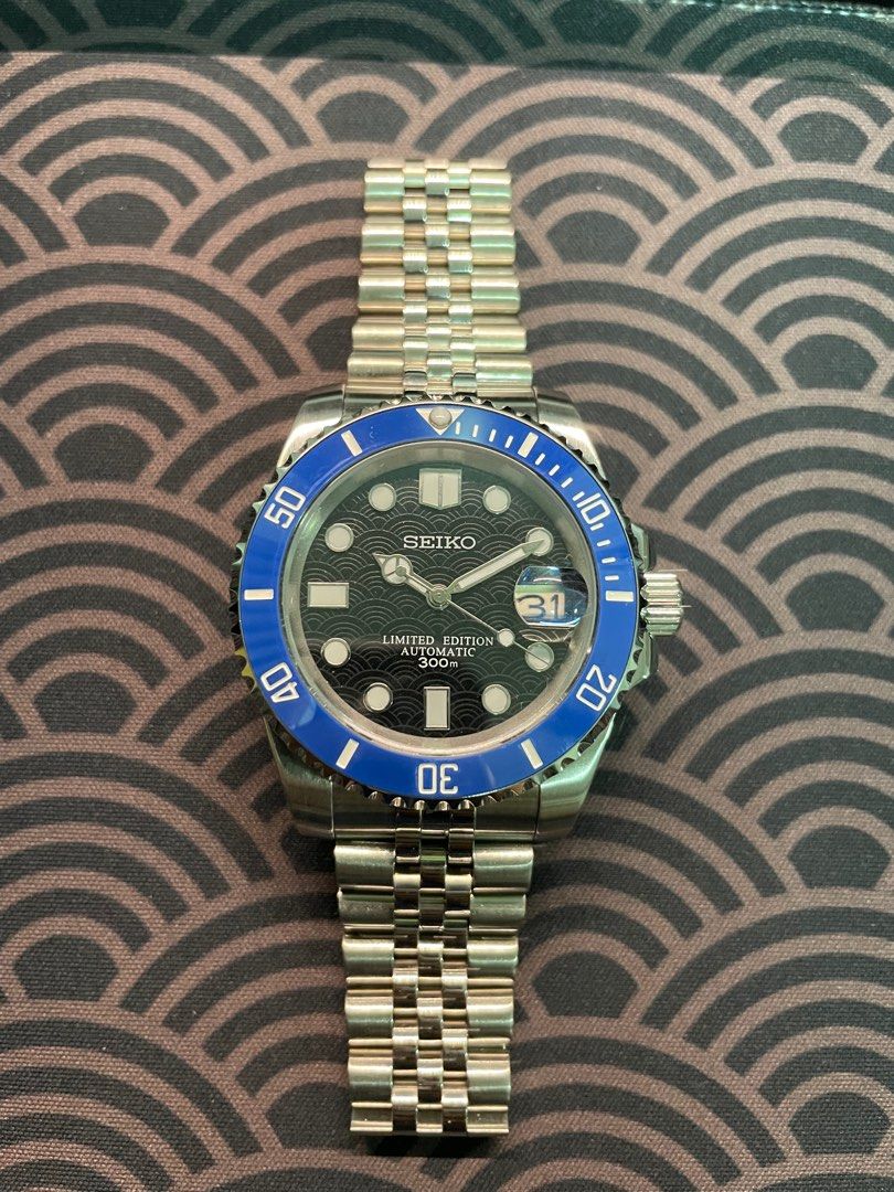 Seiko Custom Mod “Submariner Seigaiha Smurf” 40mm case, Men's Fashion,  Watches & Accessories, Watches on Carousell