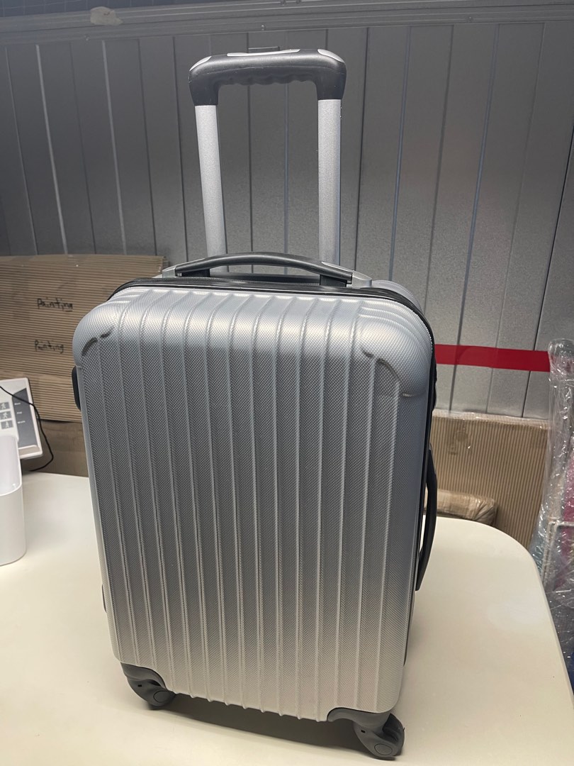 Silver Hand Luggage Wheels, Lock and Extending Handle, Hobbies & Toys