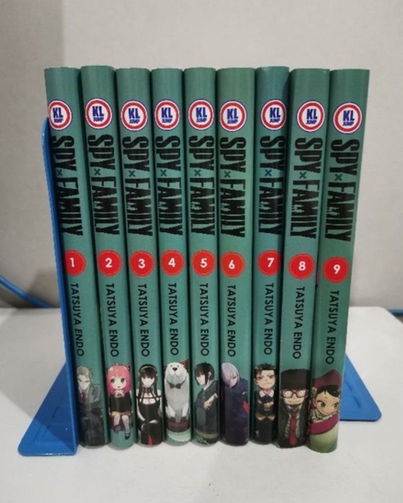 Spy x family (volume 19), Hobbies & Toys, Books & Magazines, Comics