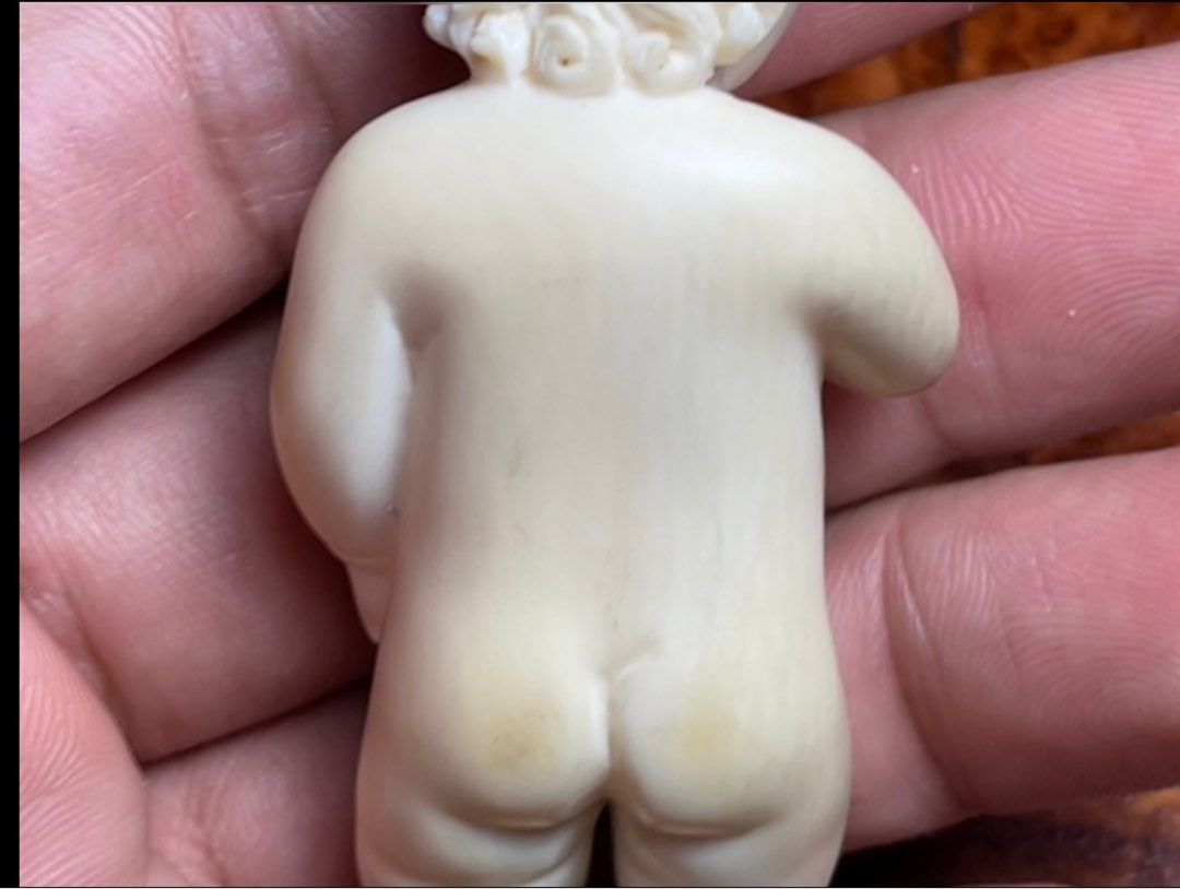 Sto Niño Dormido Ivory (Category: Religious Items) located in Marikina City. Submitted by sam_illano (Listing ID 1202407983, Image 3). Description: 3.5” Dormido Detailed piece carved from one piece solid ivo. P65,000 only. Marikina area for pick up or we can schedule meet ups around Metro Manila. Thank you!.