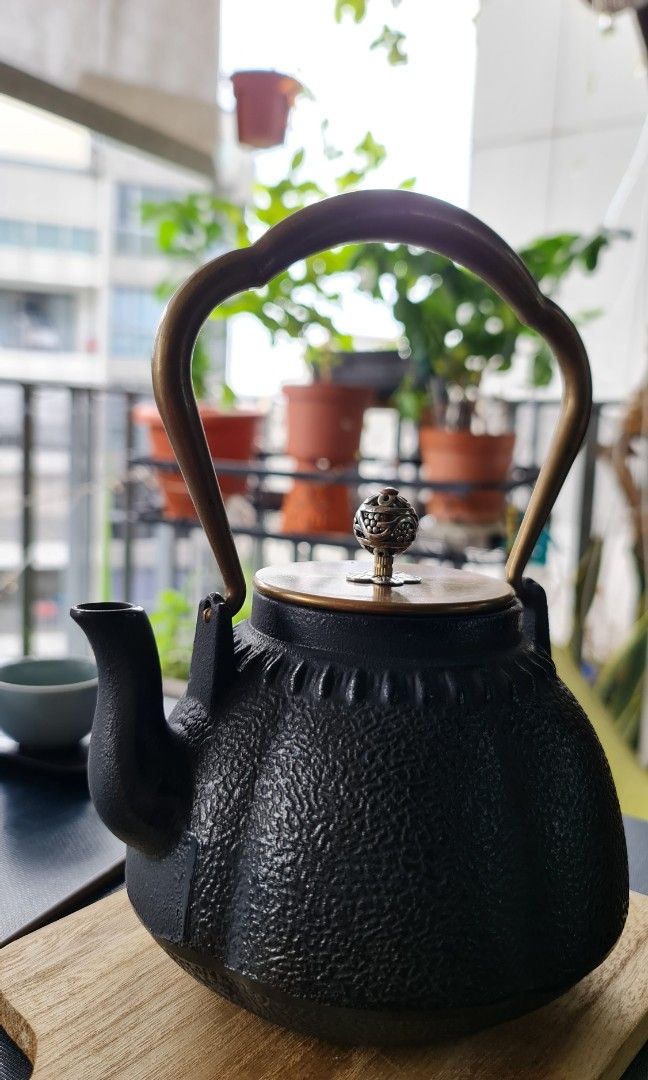 Tea pot boiling pot water pot cast iron, Furniture & Home Living