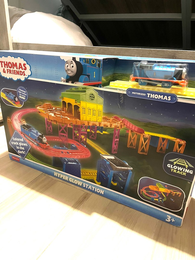 Thomas & Friends TrackMaster Hyper Glow Station, 興趣及遊戲, 玩具 & 遊戲類