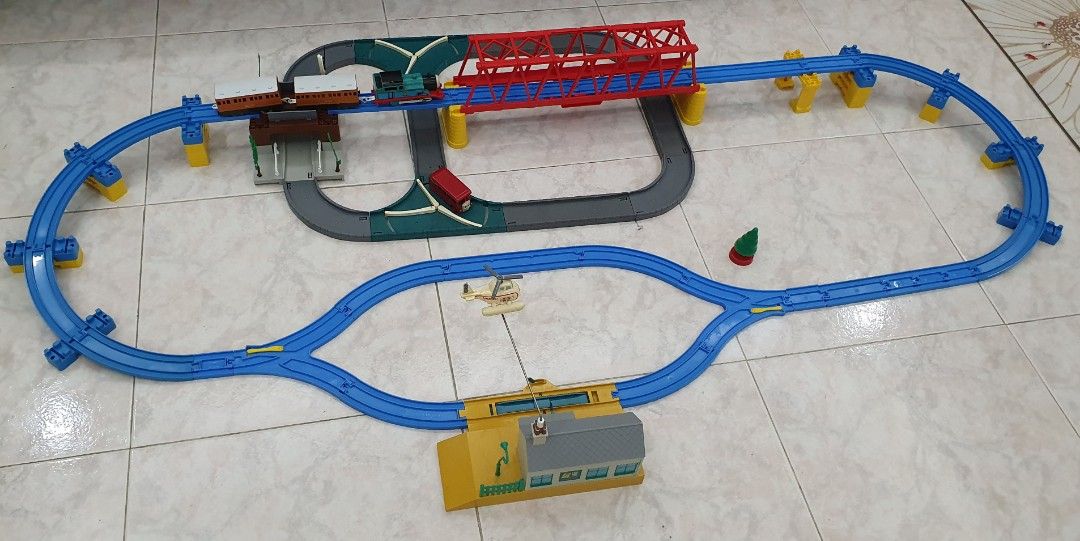 Tomica world thomas and friends hotsell