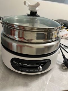 Sealed & Brand New 28cm Thomas Rosenthal Cook & Pour Non-stick Stir-fry Pan  w/ Glass Lid, TV & Home Appliances, Kitchen Appliances, Other Kitchen  Appliances on Carousell