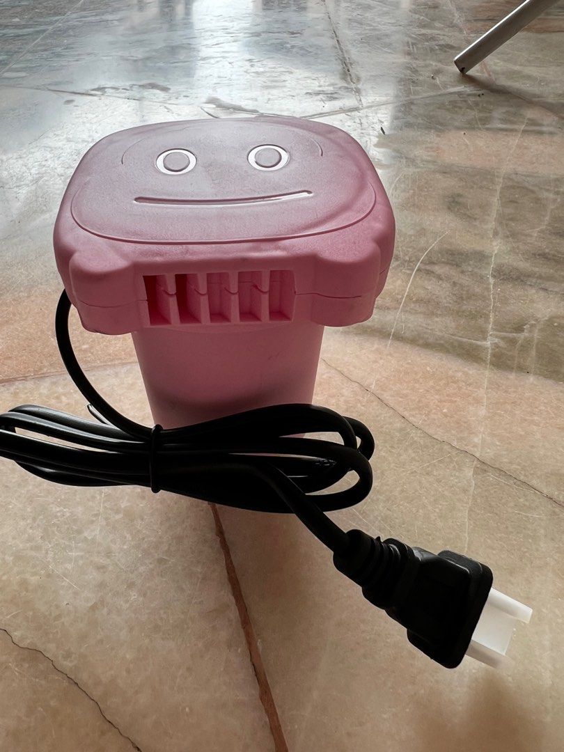 Travel vacuum store pump electric