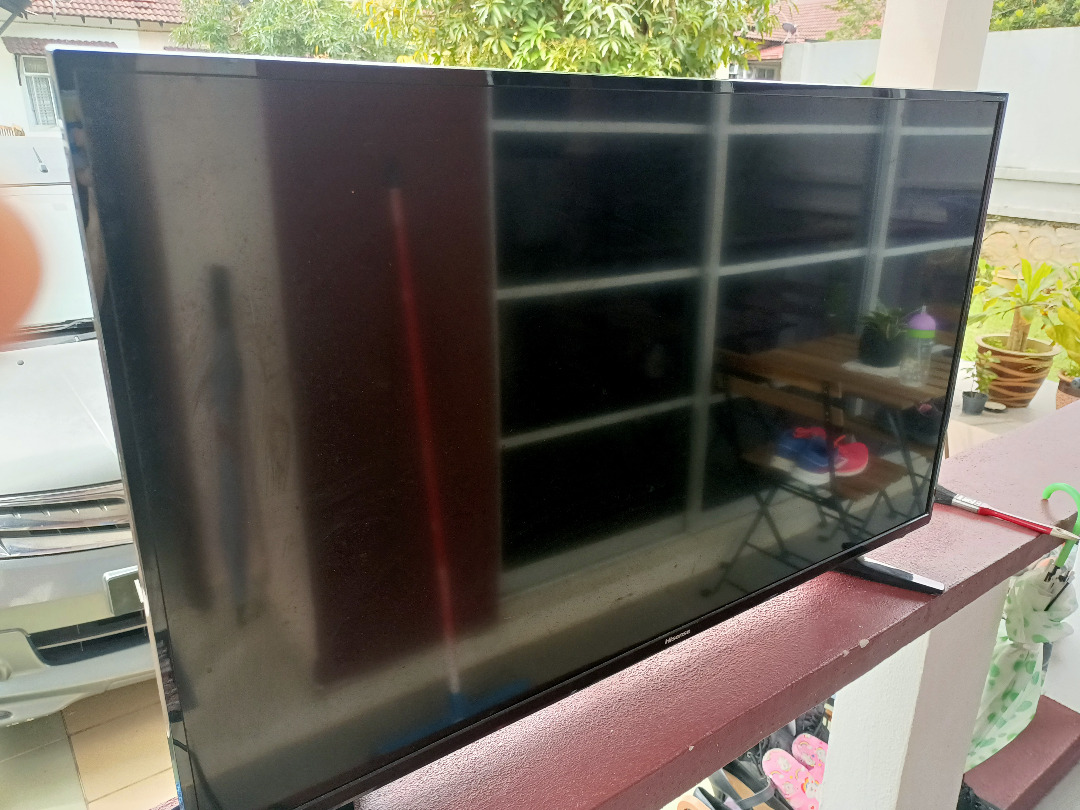 TV Hisense 40 Inch Faulty (Backlight Problem), TV & Home Appliances, TV
