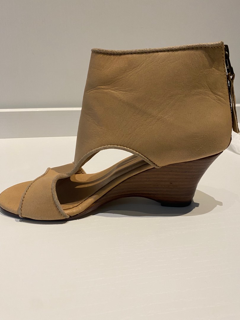 Uma wedge discount