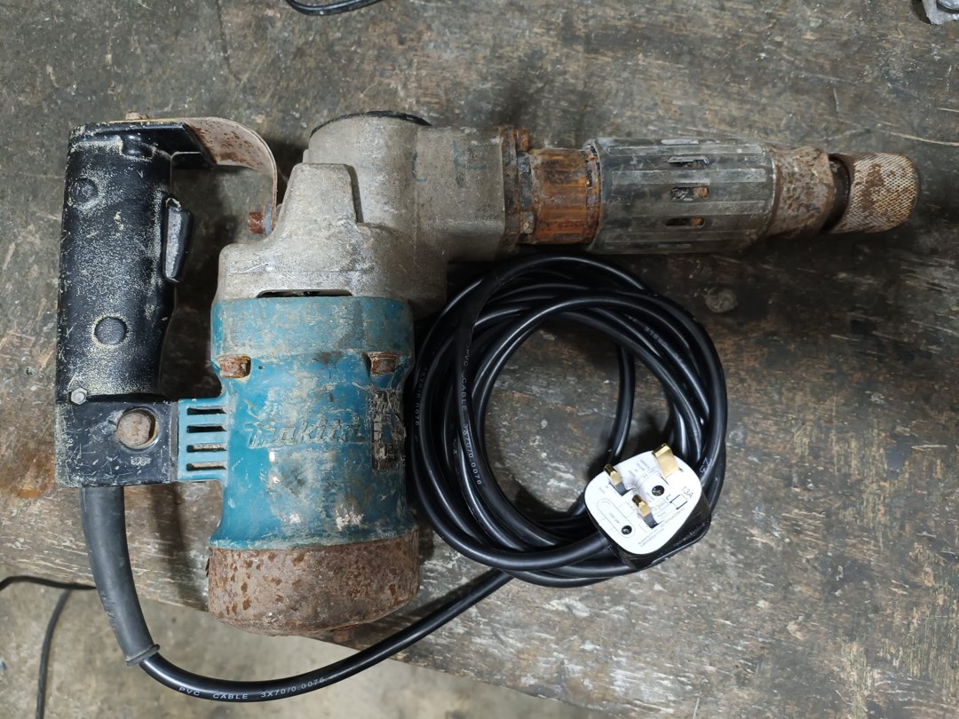 USED MAKITA HM0810TA BREAKER DEMOLITION HAMMER Furniture Home Living Home Improvement Organisation Home Improvement Tools Accessories on Carousell