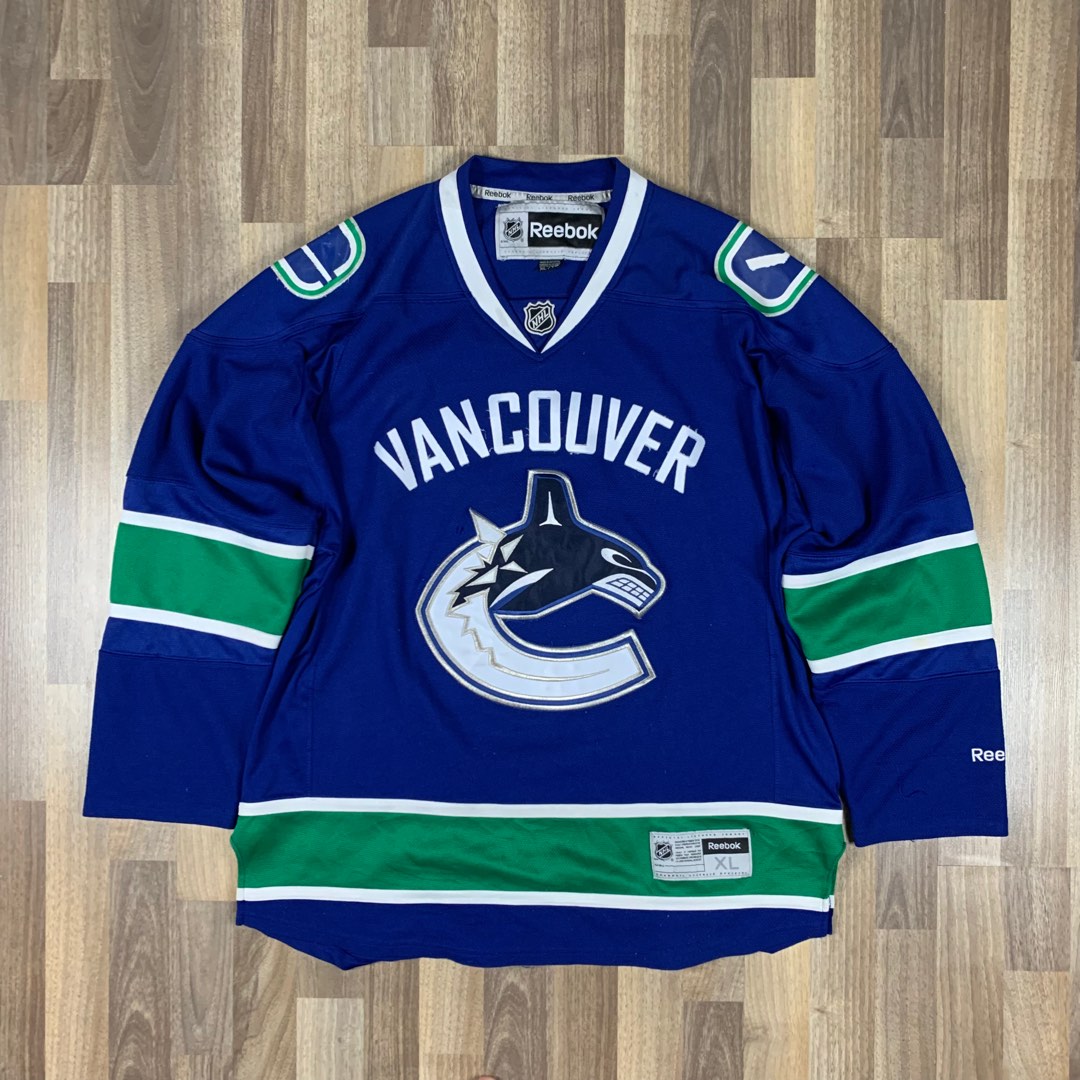 Vancouver hockey jersey, Men's Fashion, Coats, Jackets and Outerwear on