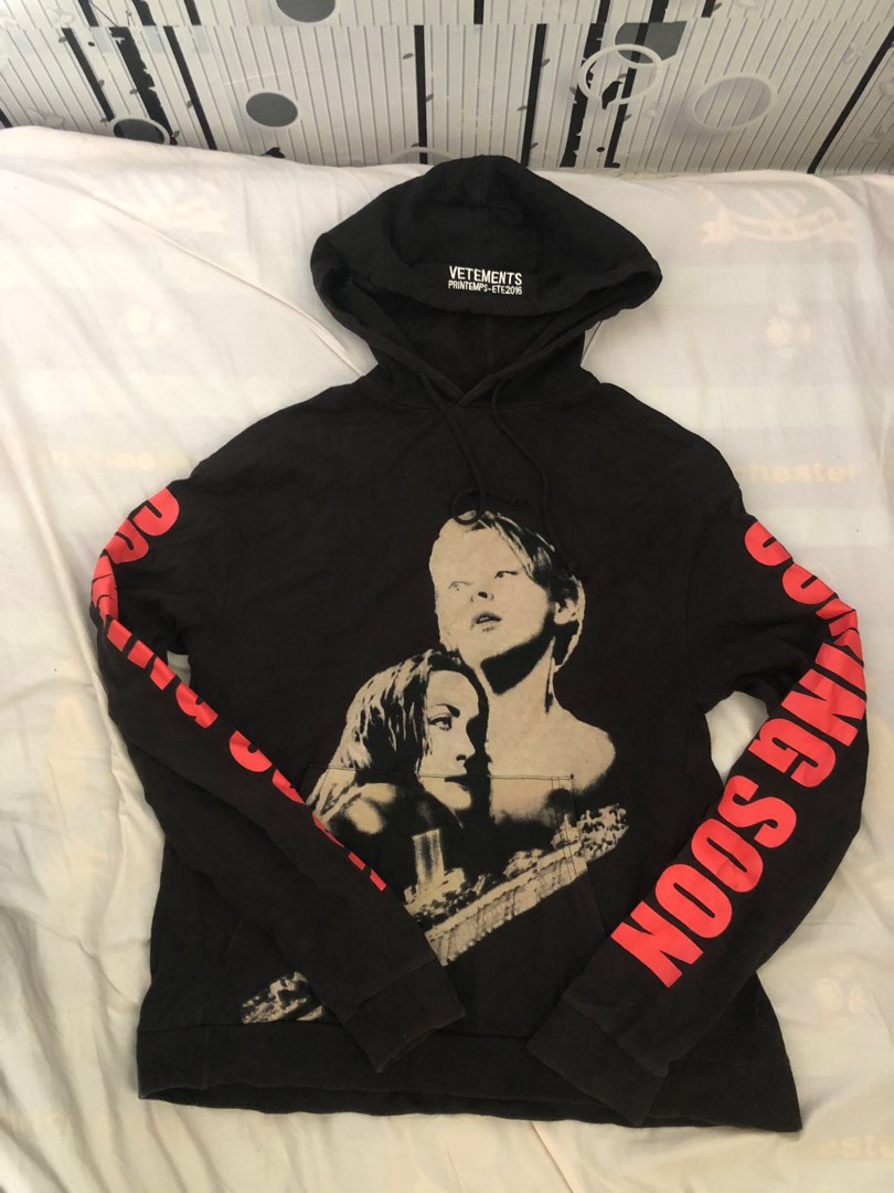 Vetements Titanic Hoodie, Fesyen Pria, Pakaian , Atasan di Carousell